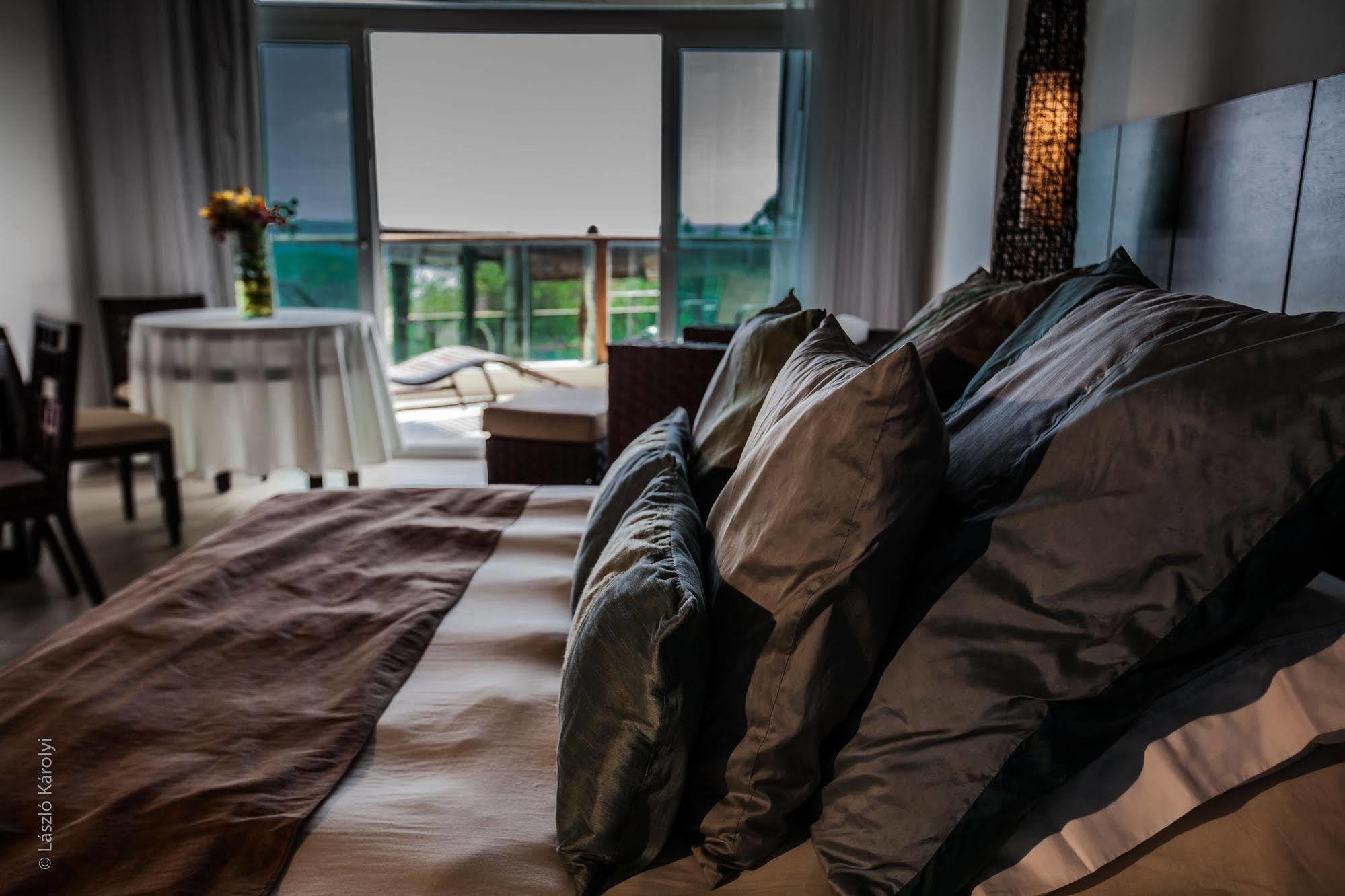 Iguana Crossing Boutique Hotel Puerto Villamil Εξωτερικό φωτογραφία